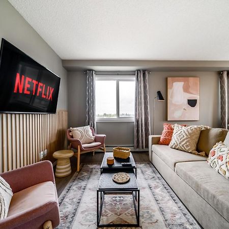 Peaceful Oasis Condo, Ac, Top Floor, Secure Ug Parking, Balcony, King Bed! Едмънтън Екстериор снимка