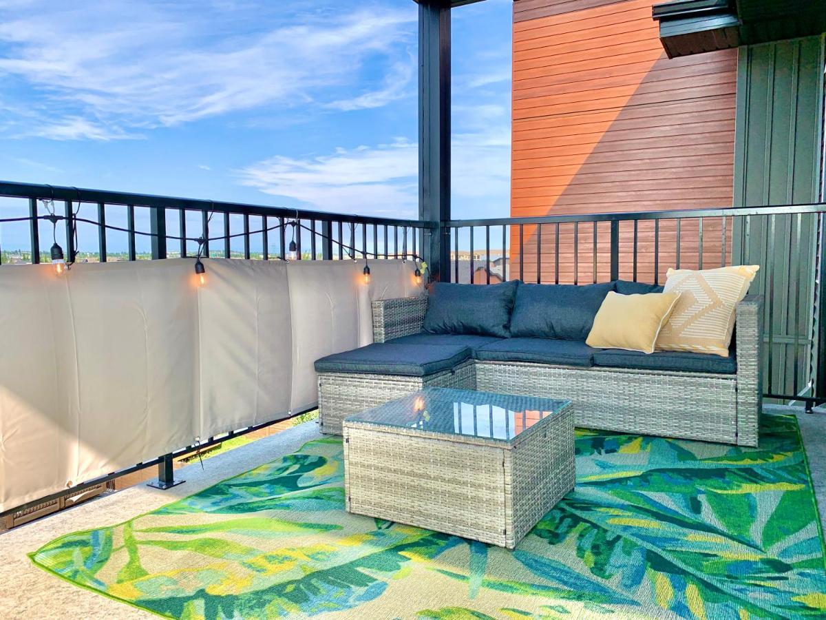 Peaceful Oasis Condo, Ac, Top Floor, Secure Ug Parking, Balcony, King Bed! Едмънтън Екстериор снимка