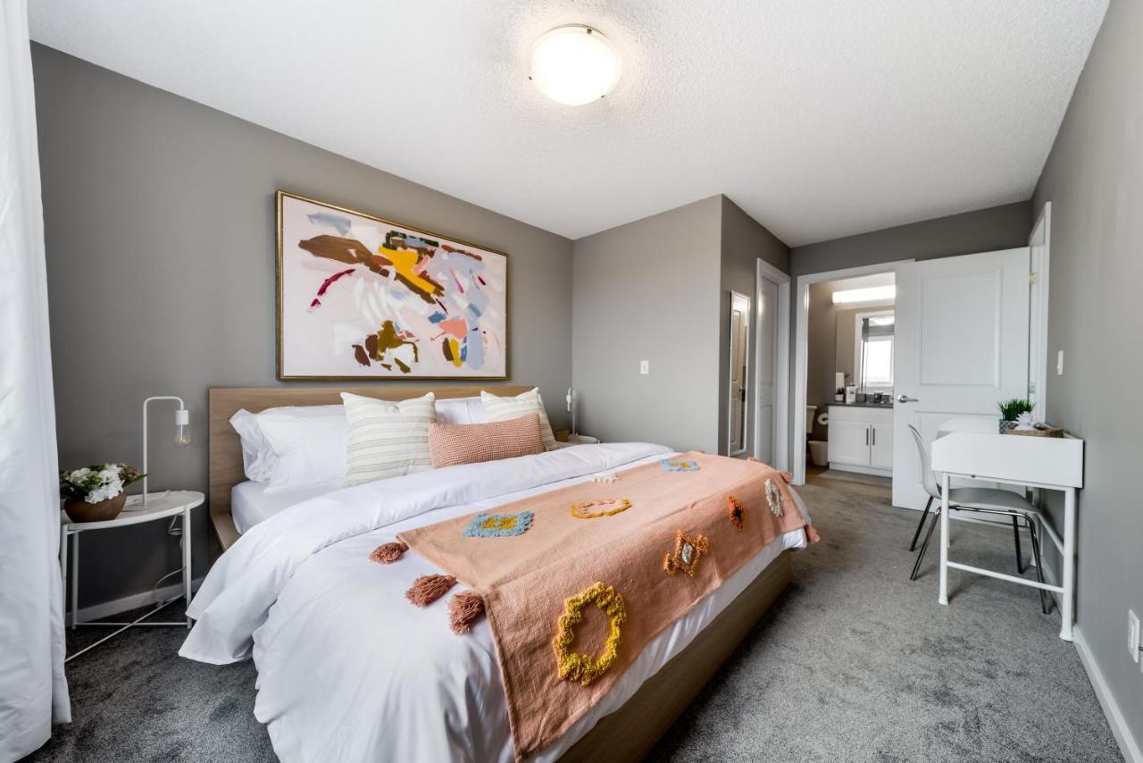 Peaceful Oasis Condo, Ac, Top Floor, Secure Ug Parking, Balcony, King Bed! Едмънтън Екстериор снимка